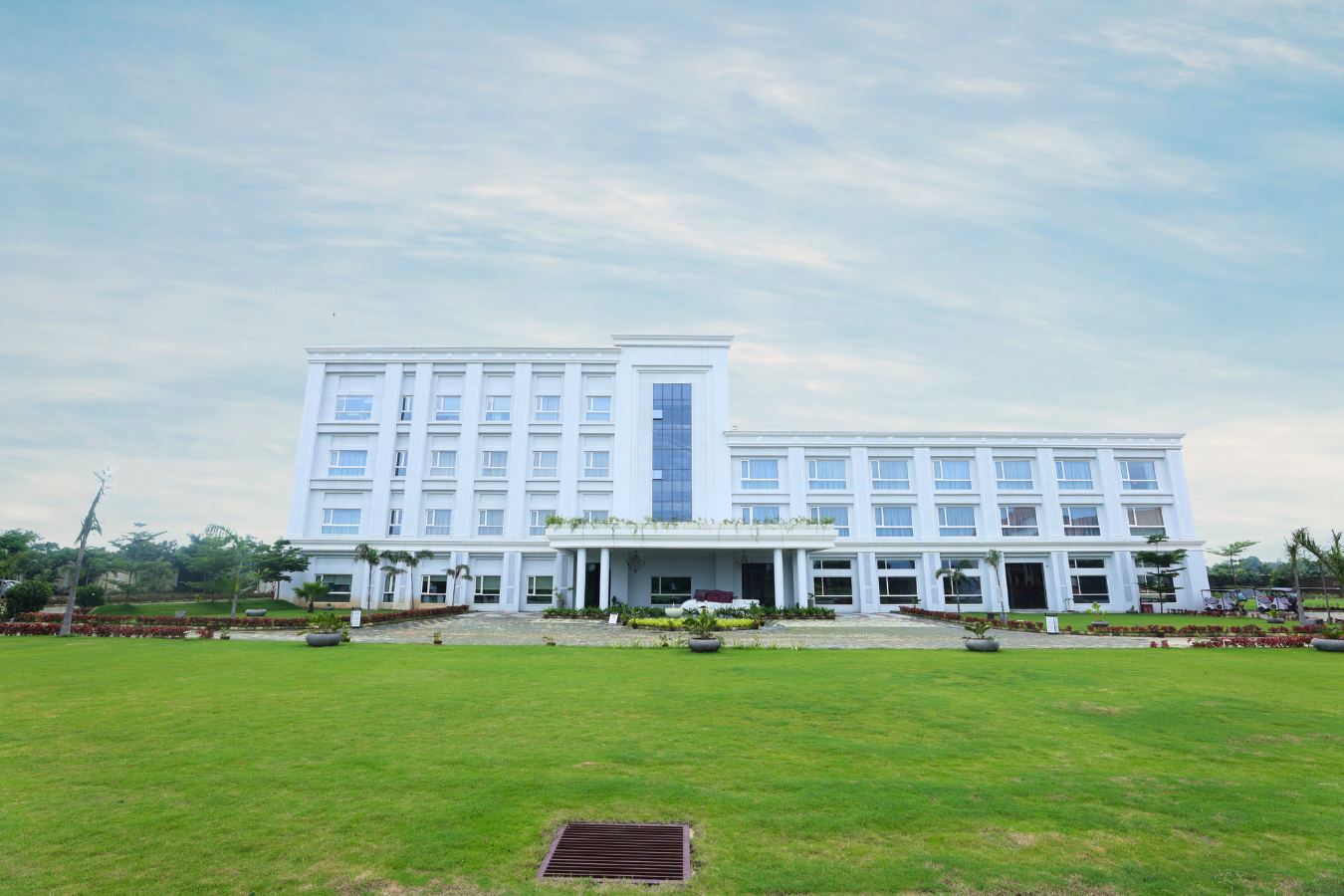 Vinaika Resort Grounds